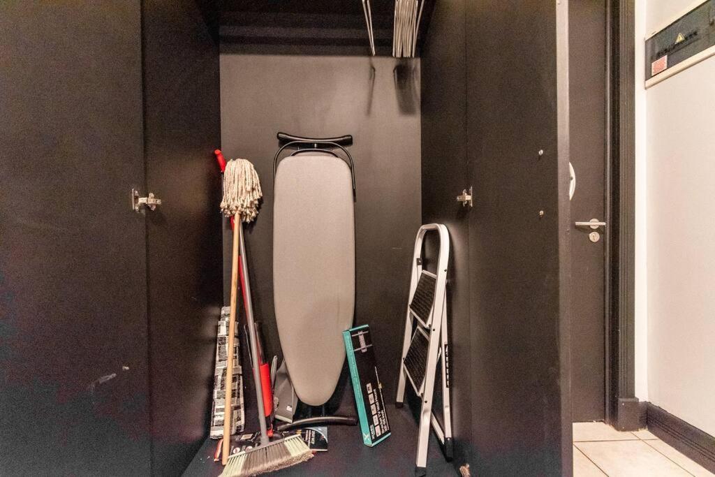 Apartamento The Square 135- Studio With Free Parking, Pool & Gym Access Ciudad del Cabo Exterior foto
