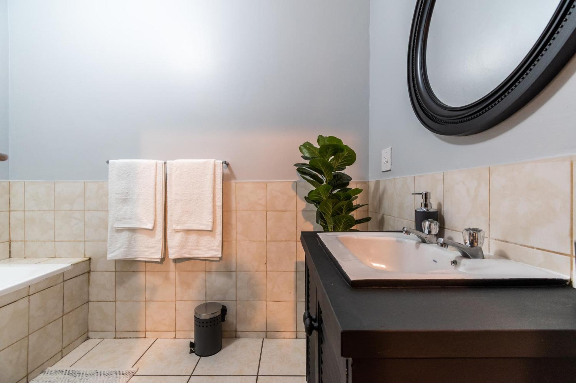 Apartamento The Square 135- Studio With Free Parking, Pool & Gym Access Ciudad del Cabo Exterior foto