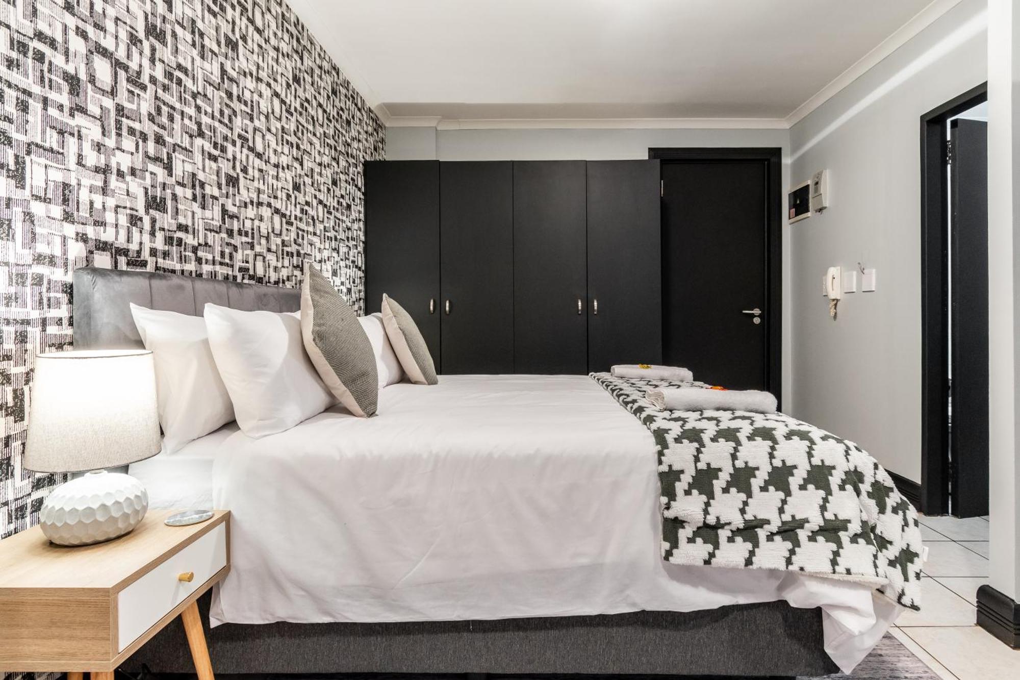 Apartamento The Square 135- Studio With Free Parking, Pool & Gym Access Ciudad del Cabo Exterior foto