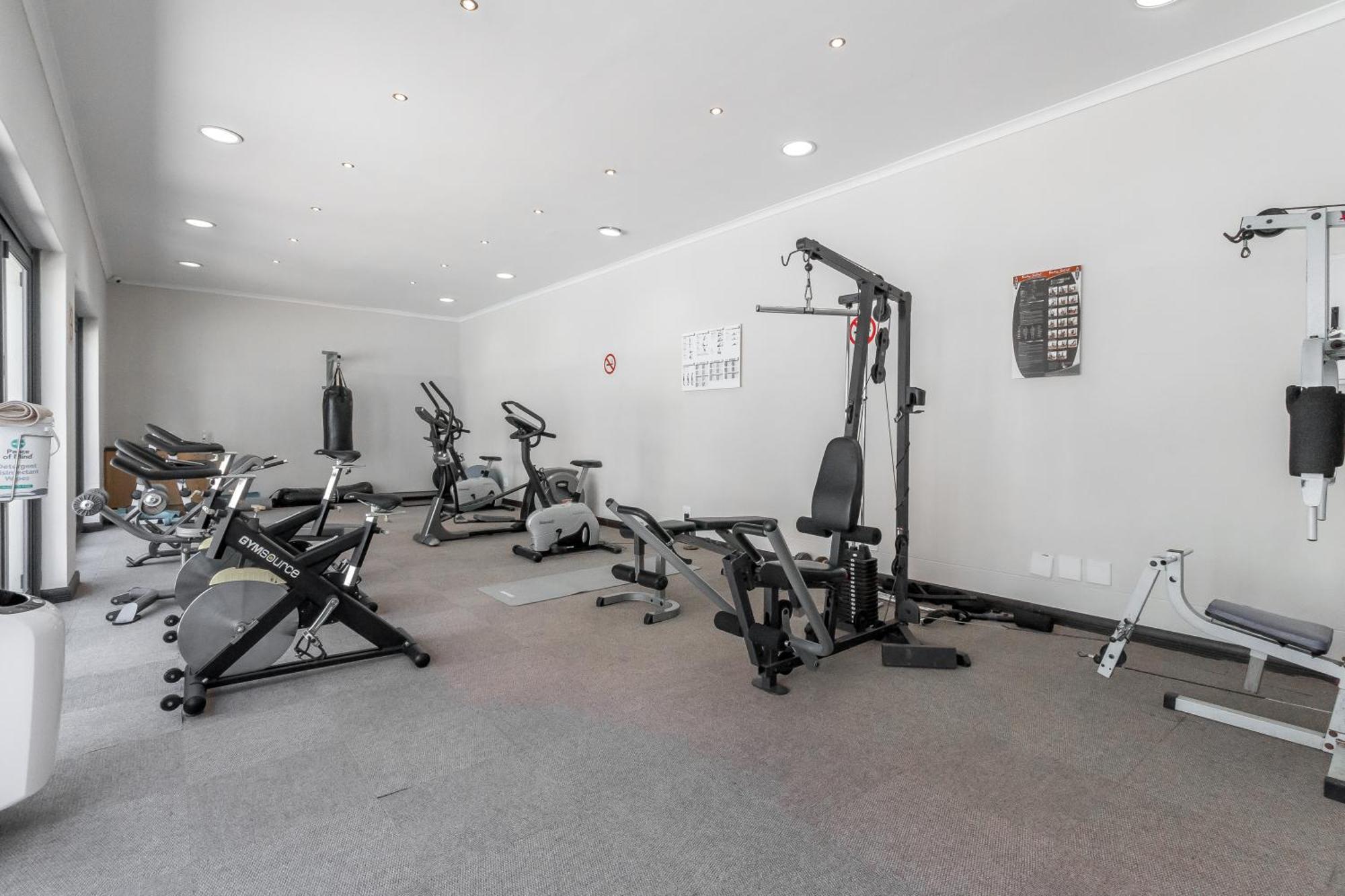 Apartamento The Square 135- Studio With Free Parking, Pool & Gym Access Ciudad del Cabo Exterior foto