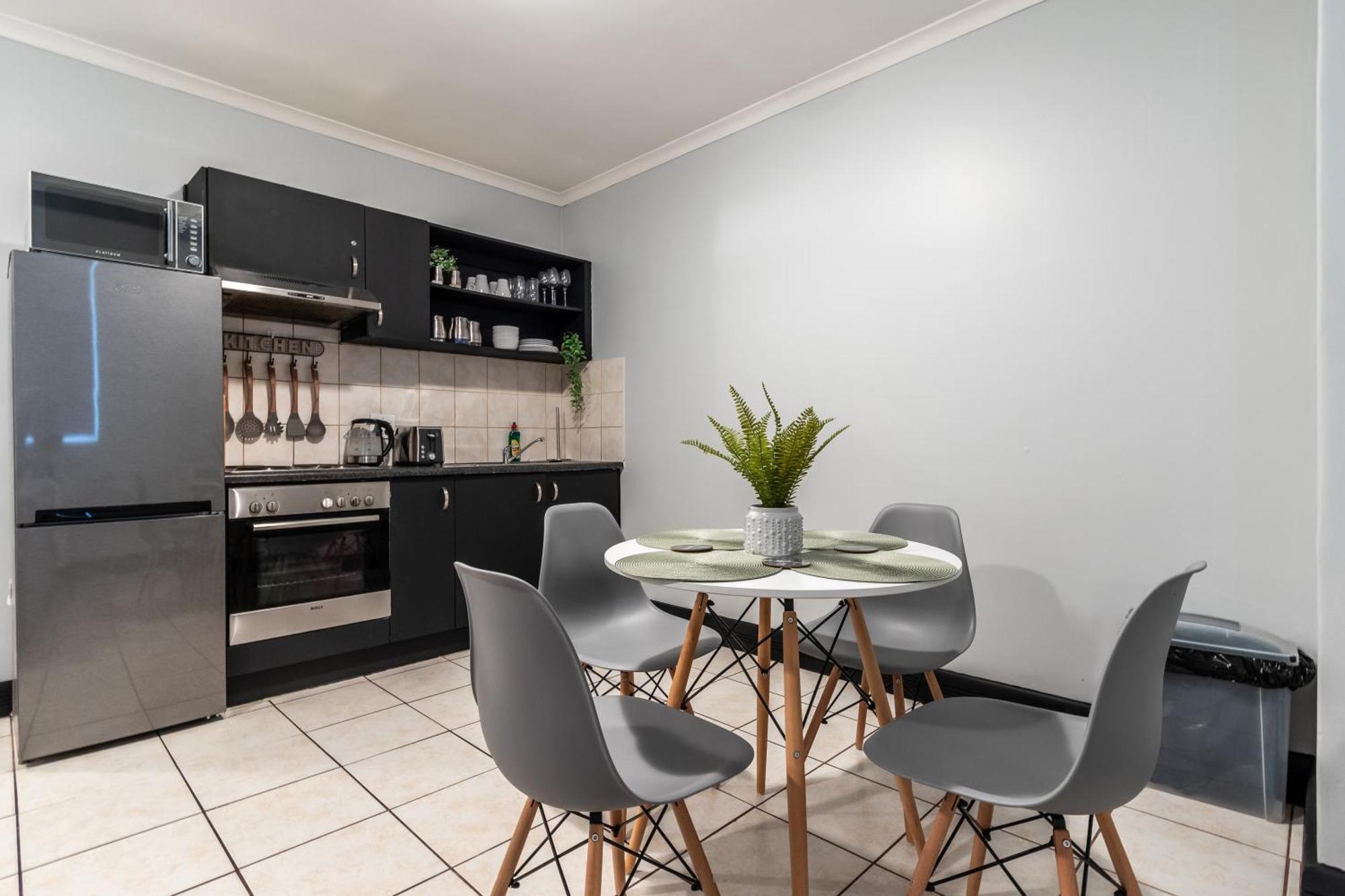 Apartamento The Square 135- Studio With Free Parking, Pool & Gym Access Ciudad del Cabo Exterior foto